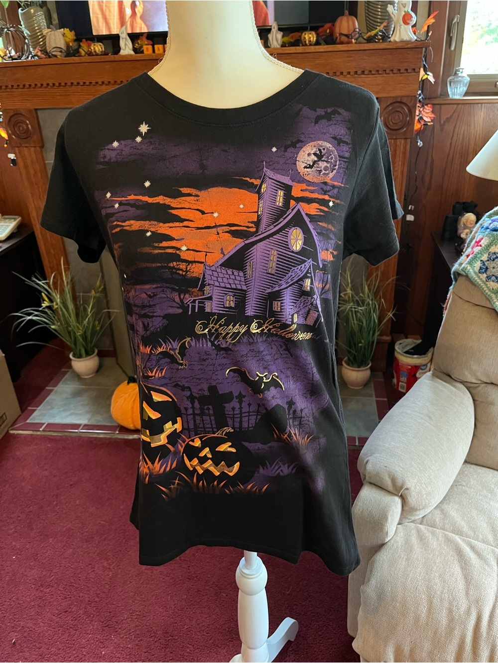 Women’s size Large Black Halloween Graphic Tee Purple & Orange Haunted House